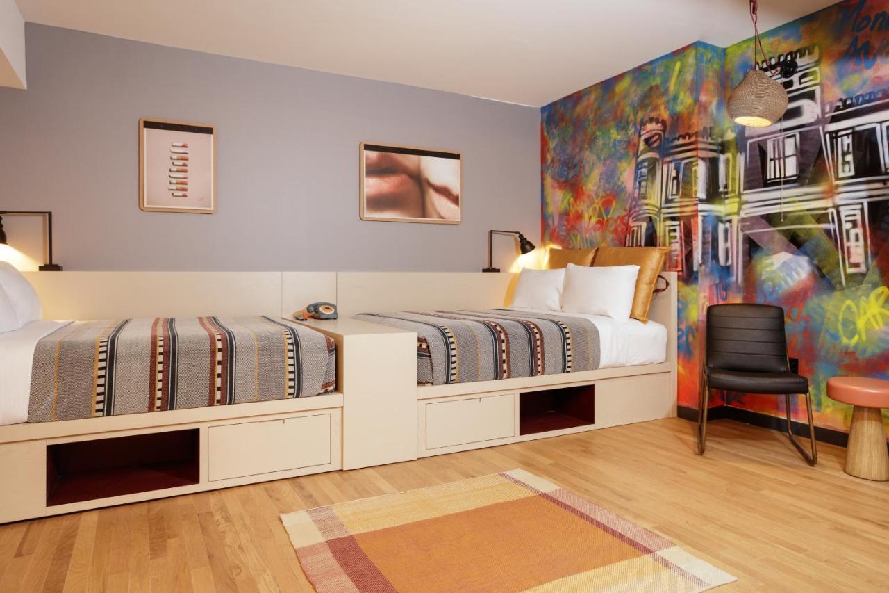 Отель Moxy Richmond Downtown Экстерьер фото