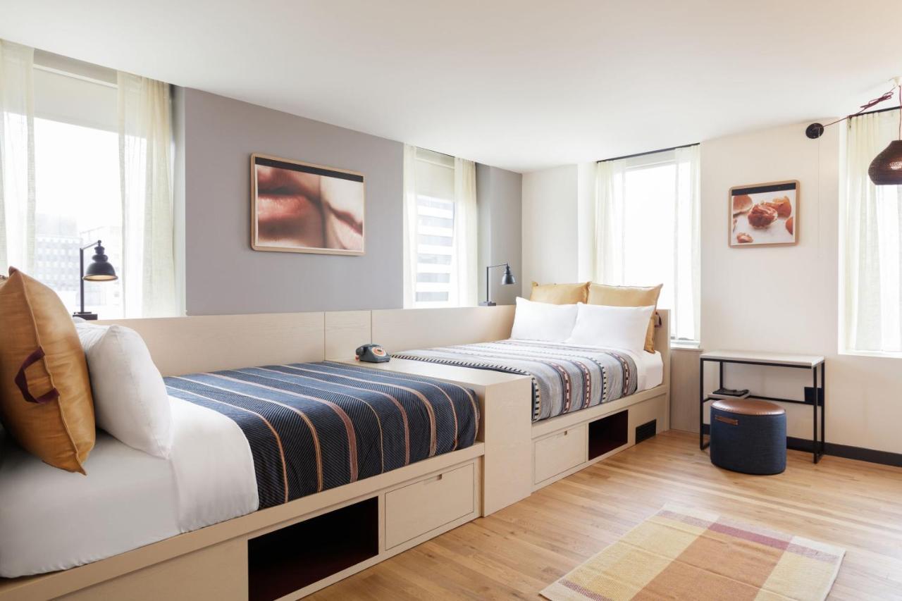 Отель Moxy Richmond Downtown Экстерьер фото